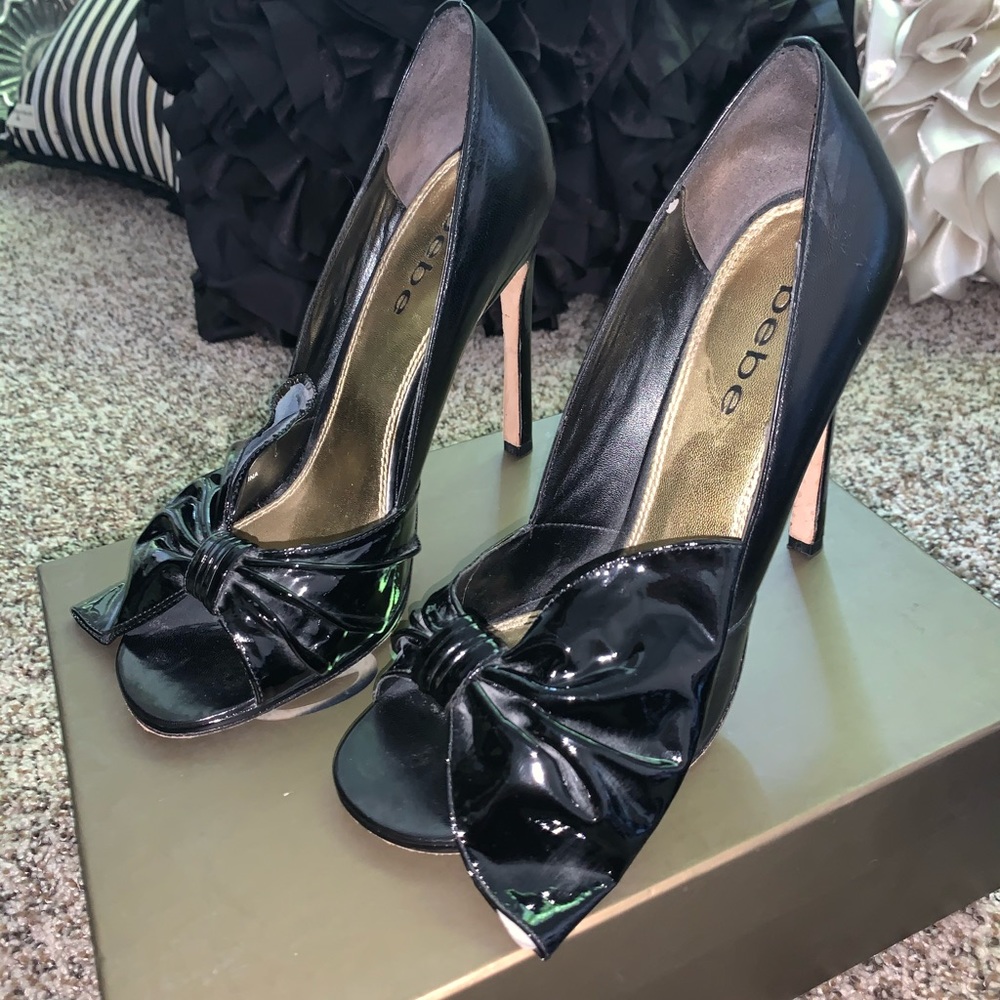 Bebe black patent leather bow heels